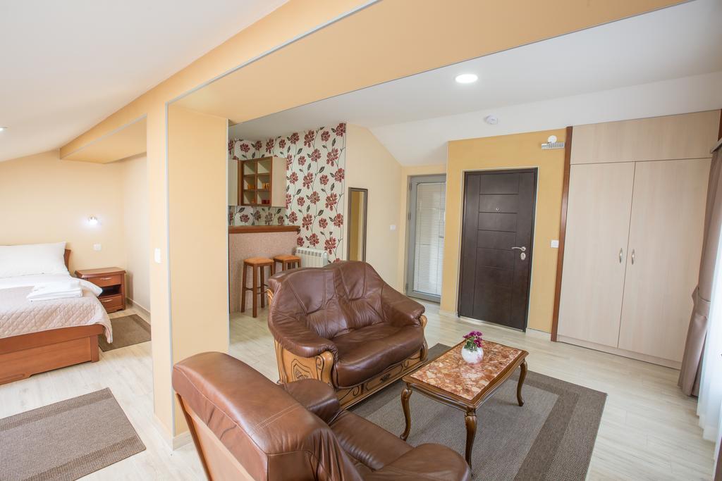 Apartmani Mg Nikšić Exterior foto